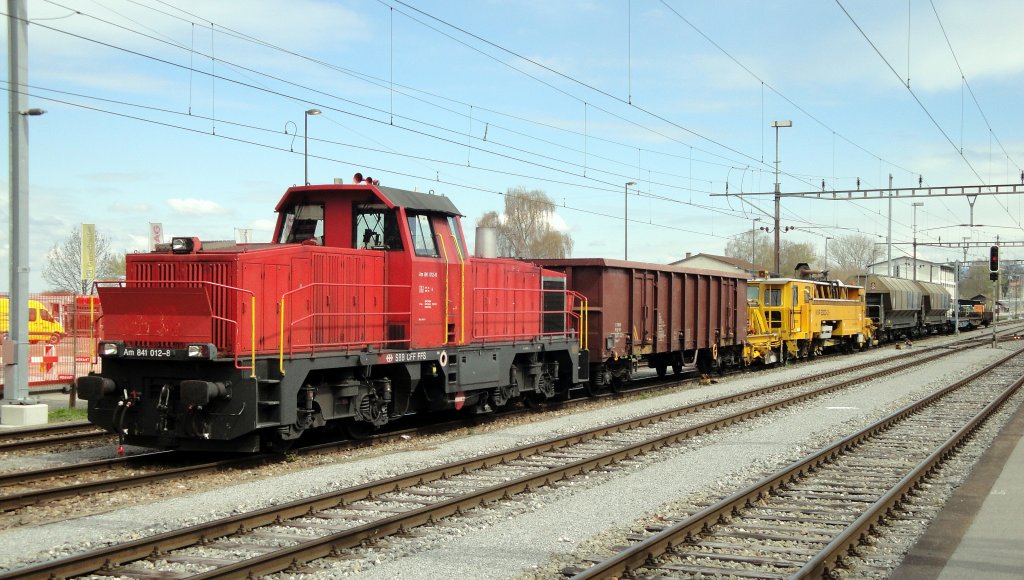 Abgestellt auf einem Rorschacher Nebengleis steht am 12.04.12 die Am 841 012-8.