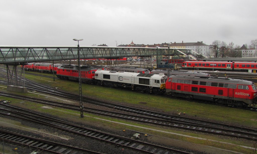 Abgestellte Dieselloks am Bw Mhldorf (Oberbay); 13.01.2011