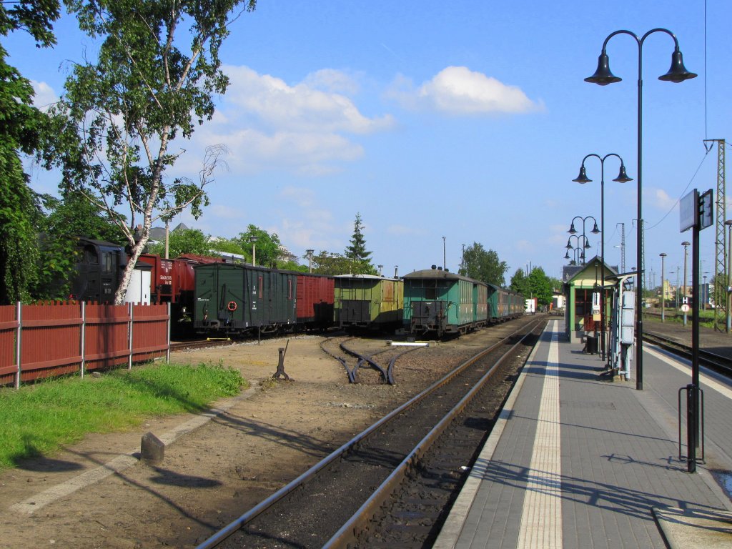Abgestellte Fahrzeuge der Lnitzgrundbahn in Radebeul Ost; 25.05.2010