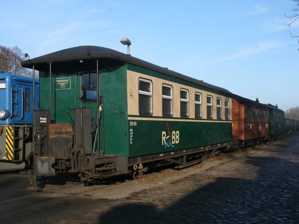 Abgestellte Reisezugwagen,am 23.November 2012,in Putbus.