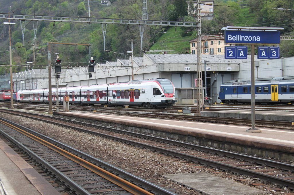 Abgestellter S-Bahn Zug TILO(Treni Regionali Ticino Lombardia)in Bellinzona.07.03.12
