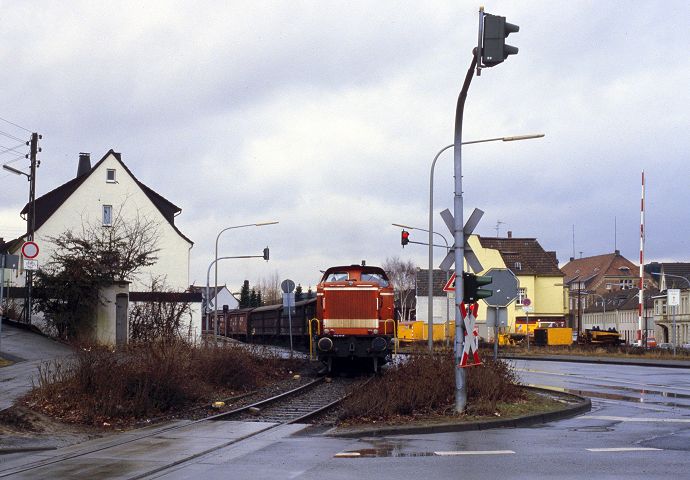 Abzweig der Rhrtalbahn nach Sundern in Neheim-Hsten West am 27.03.1986