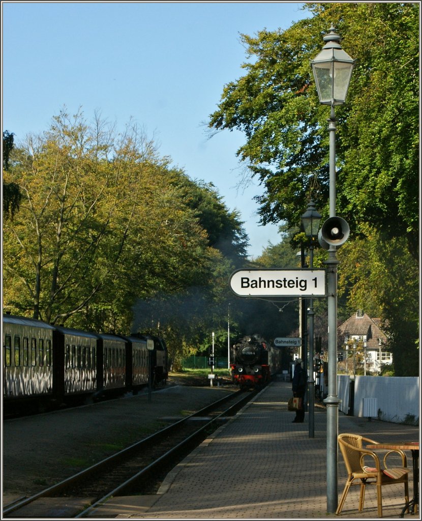  Achtung auf Bahnsteig 1 fhrt die Molli nach Bad Doberan ein! 
Heiligendamm 20.09.2012