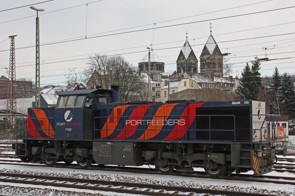ACTS/PORTFEEDERS rollt am 4.12.10 in Dsseldorf-Rath zur Abstellung.
Aktuell fhrt die Lok fr die TWE