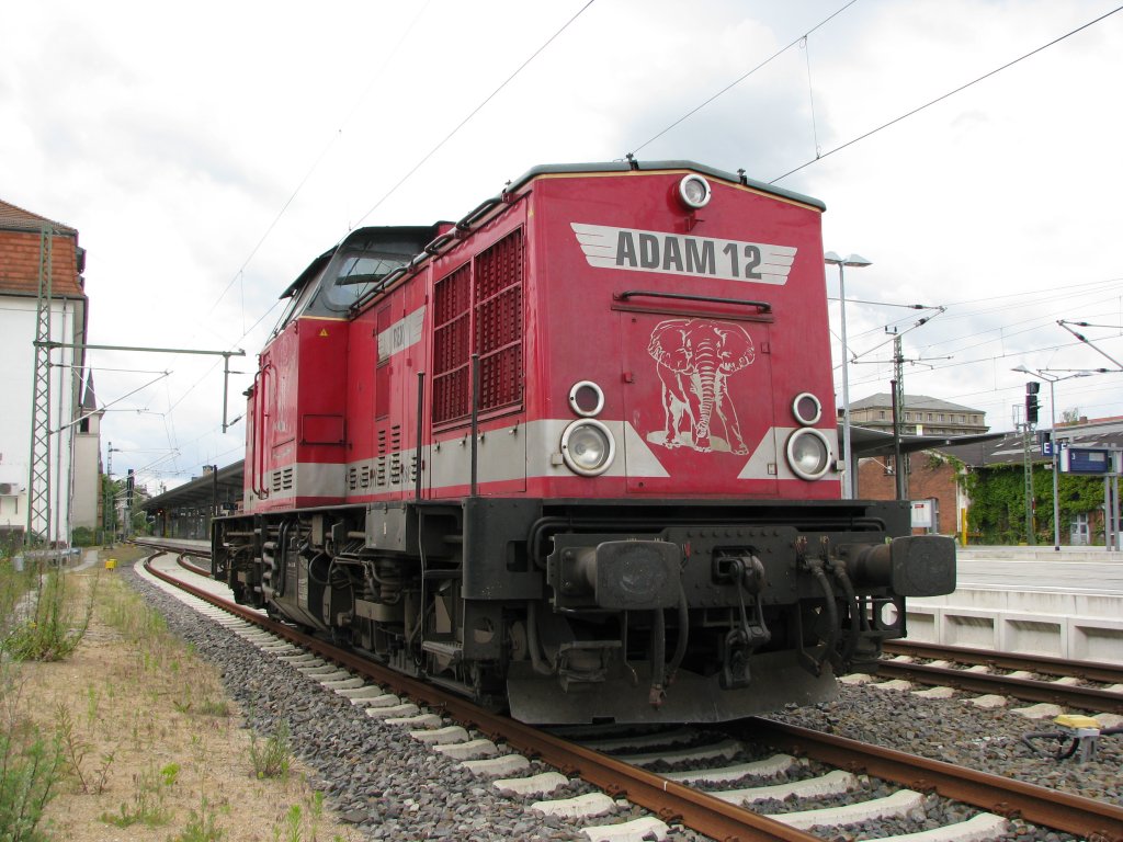 ADAM 12 wartet am 16.09.2009 im Bahnhof von Schwerin HBF auf neue Aufgaben.