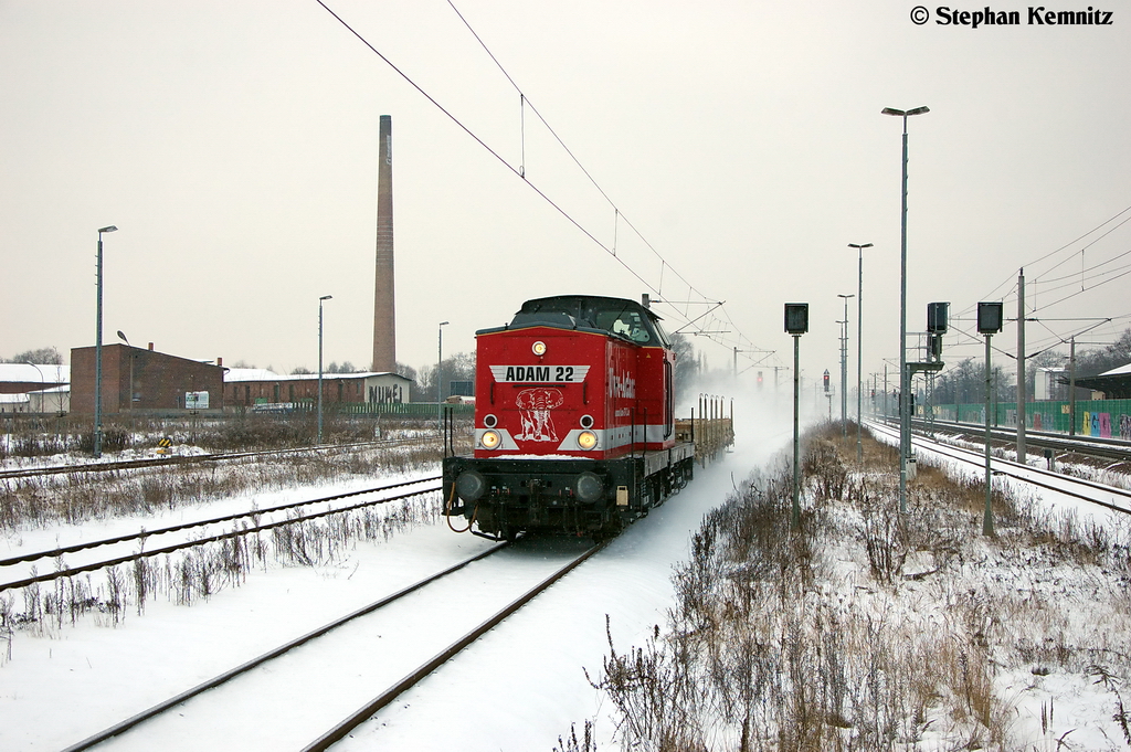 ADAM 22 (202 241-6)  Spike  Uwe Adam EVU GmbH f�r HLG - Holzlogistik und G�terbahn GmbH mit einem G�terwagen in Rathenow und fuhr in Richtung Wustermark weiter. 12.12.2012
