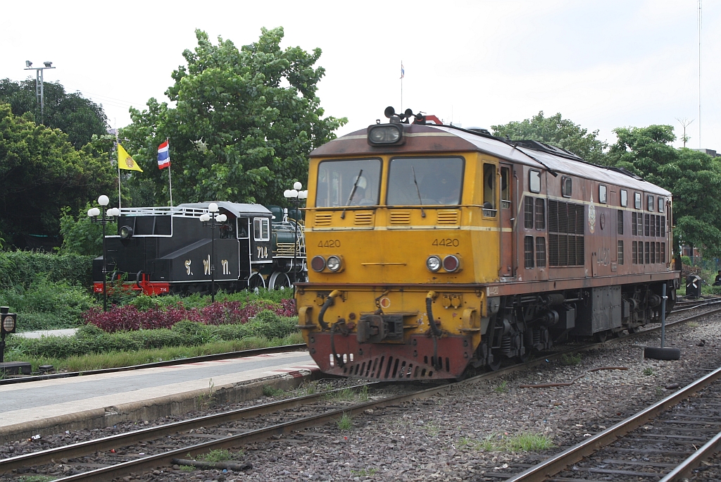 ADD 4404 (Co'Co', de, Alsthom, Bj.1985) am 08.Juni 2012 im Bf. Hua Lamphong.