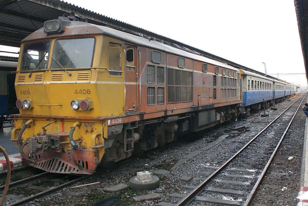 ADD 4408 (Co'Co', de, Alsthom, Bj.1985) am 26.Mrz 2010 im Bf. Hua Lamphong.