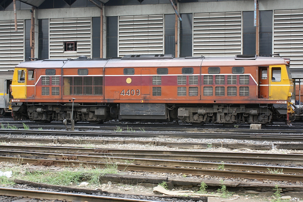 ADD 4409 (Co'Co', de, Alsthom, Bj.1985) am 18.März 2011 im Depot Hua Lamphong.
