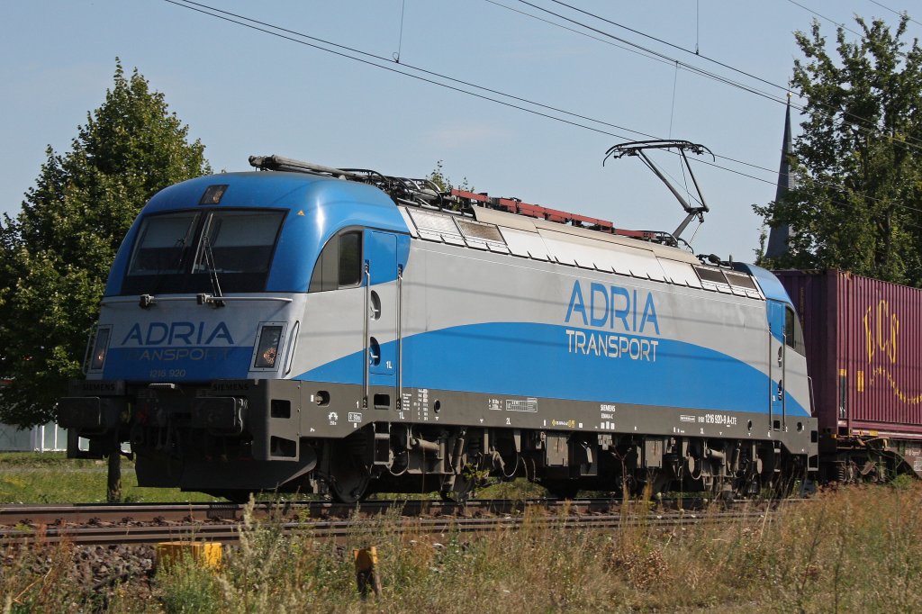 Adria 183 920 am 15.8.12 bei der Durchfahrt durch Thngersheim.