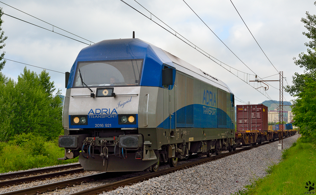 ADRIA 2016 921 'Ingrid' zieht Containerzug durch Maribor-Tabor Richtung Koper Hafen. /6.6.2013