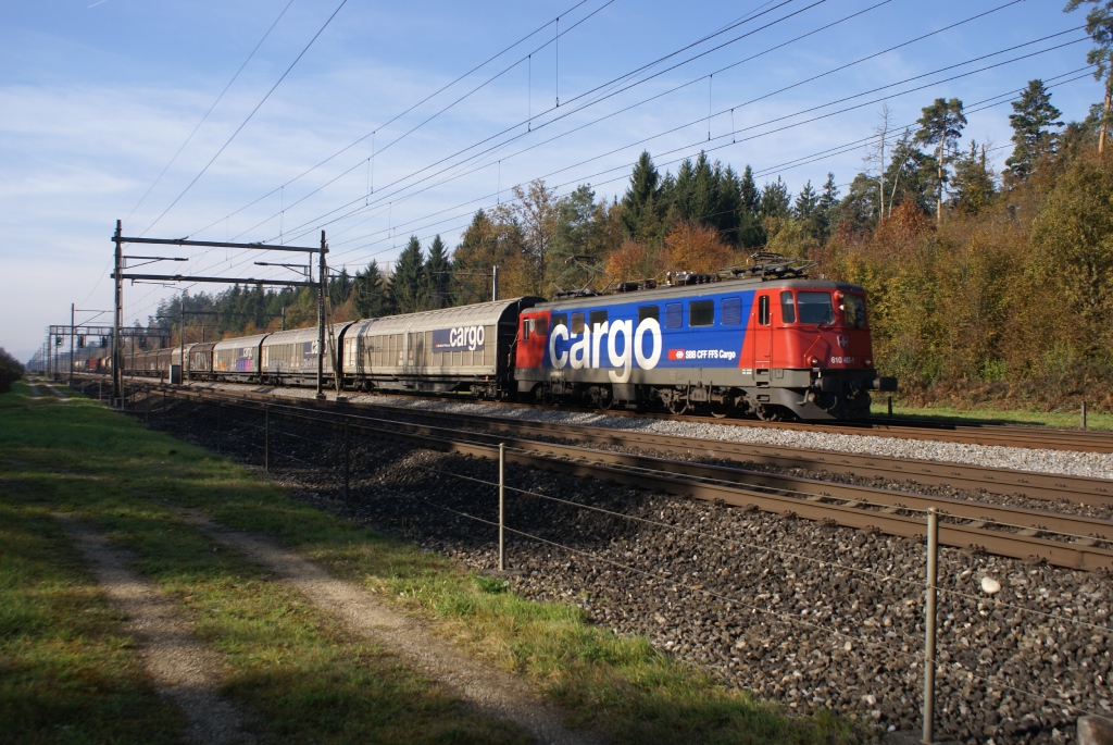 Ae 610 487-1 nhert sich am 31.10.10 Rupperswil.
