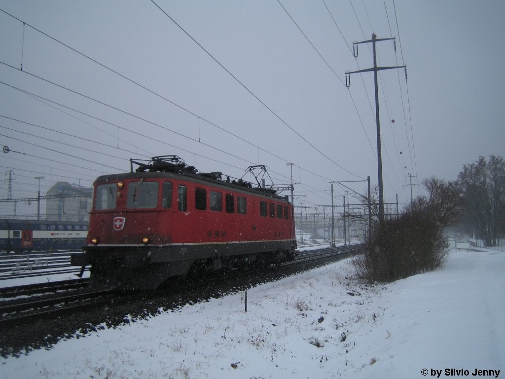 Ae 6/6 11448 ''Sion'' am 29.1.2010 bei der UA Oberwinterthur.