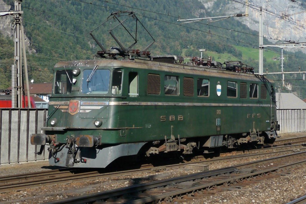 Ae 6/6  Zug  11411 auf Fitness-Fahrt in Erstfeld, 1.10.2011