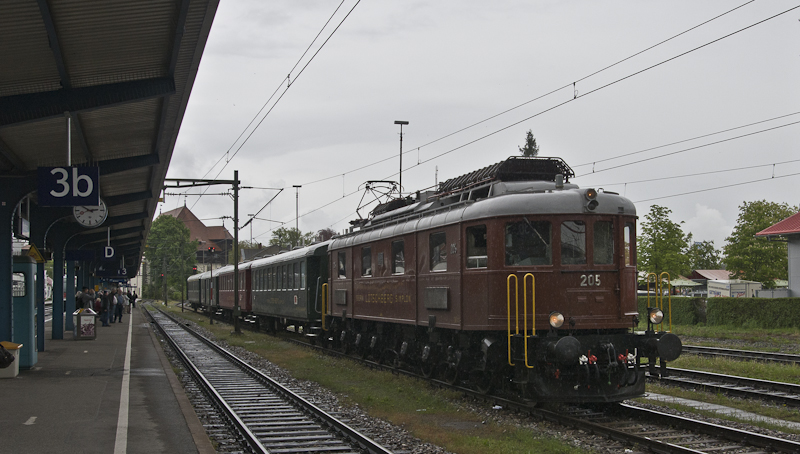 Ae 6/8 205 der BLS am 2. Mai 2010 in Konstanz.