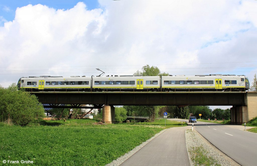 AGILIS 440 403 / 903 als ag 84409 Neumarkt - Plattling, KBS 880 Nrnberg - Passau, fotografiert auf der Brcke ber die Kleine Laaber in Radldorf am 07.05.2012