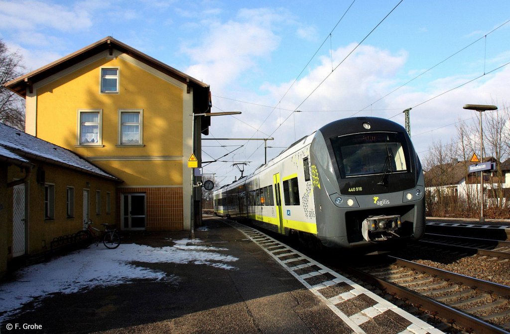 AGILIS 440 916 als ag 84415 Neumarkt - Plattling, KBS 880 Nrnberg - Passau, fotografiert bei der Ausfahrt Bhf. Beratzhausen am 19.12.2011