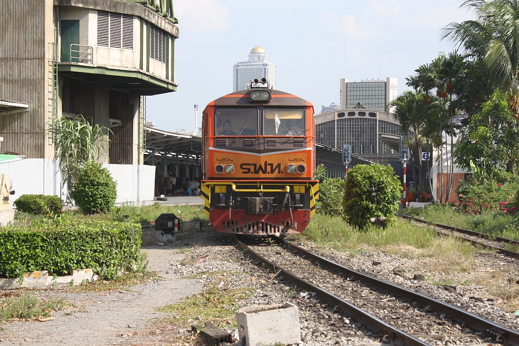 AHK 4204 (Co'Co', de, Krupp, Bj.1980, Fab.Nr. K-5476) am 14.Mai 2012 im Bf. Hua Lamphong.