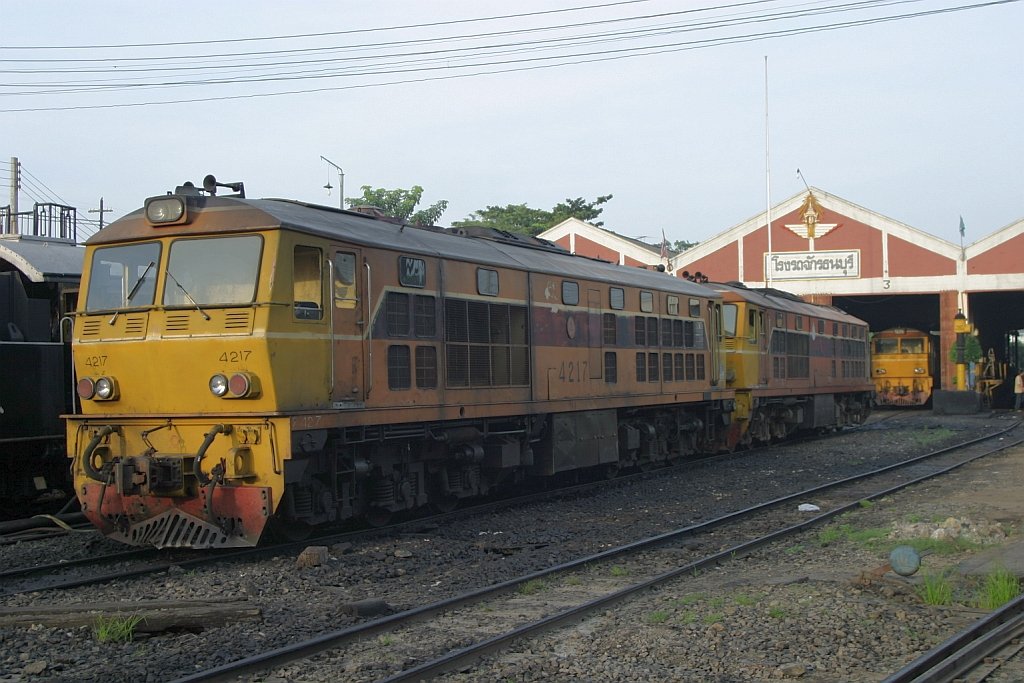 AHK 4217 (Co'Co', de, Henschel, Bj.1980, Fab.Nr. H-32460) im Depot Thon Buri am 02.Nov.2005.