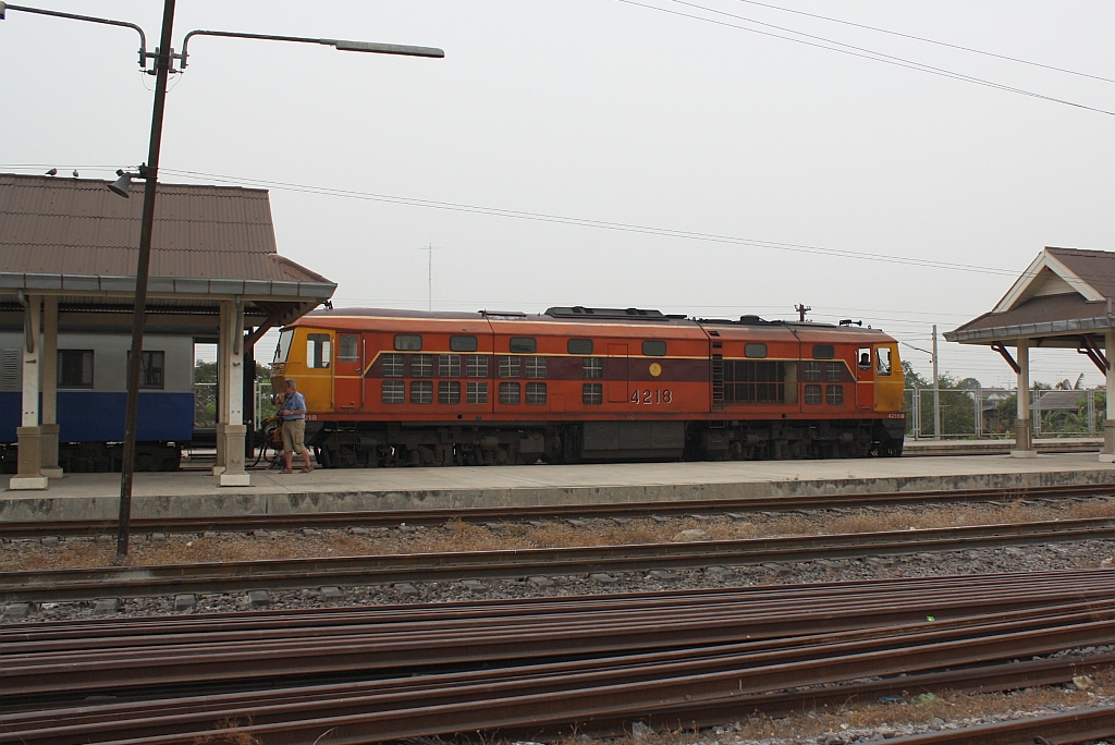 AHK 4218 (Co'Co', de, Krupp, Bj.1980, Fab.Nr. K-5483) am 26.März 2010 in der Ayutthaya Station.