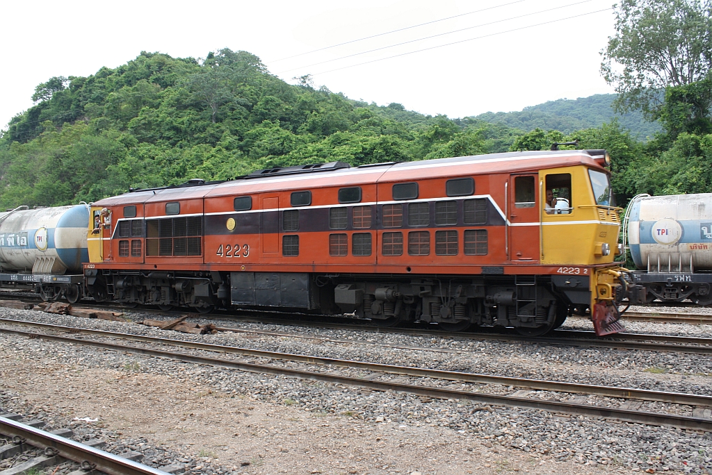 AHK 4223 (Co'Co', de, Henschel, Bj.1980, Fab.Nr. H-32463) am 23.August 2010 im Bf. Hin Lap.