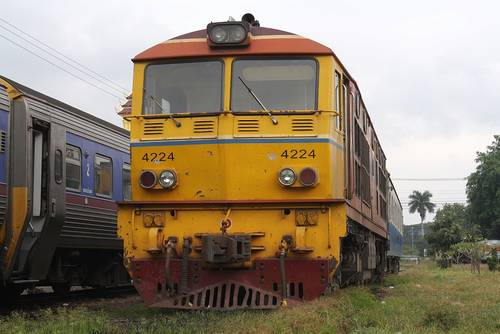 AHK 4224 (Co'Co', de, Krupp, Bj.1980, Fab.Nr. K-5486) am 11.Jnner 2011 im Bf. Chiang Mai.