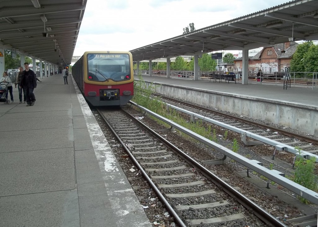 Ahrensfelde (S7-Endstation und Regionalbahn OE25), S-Bahnsteig mit S7 (02.06.2007)