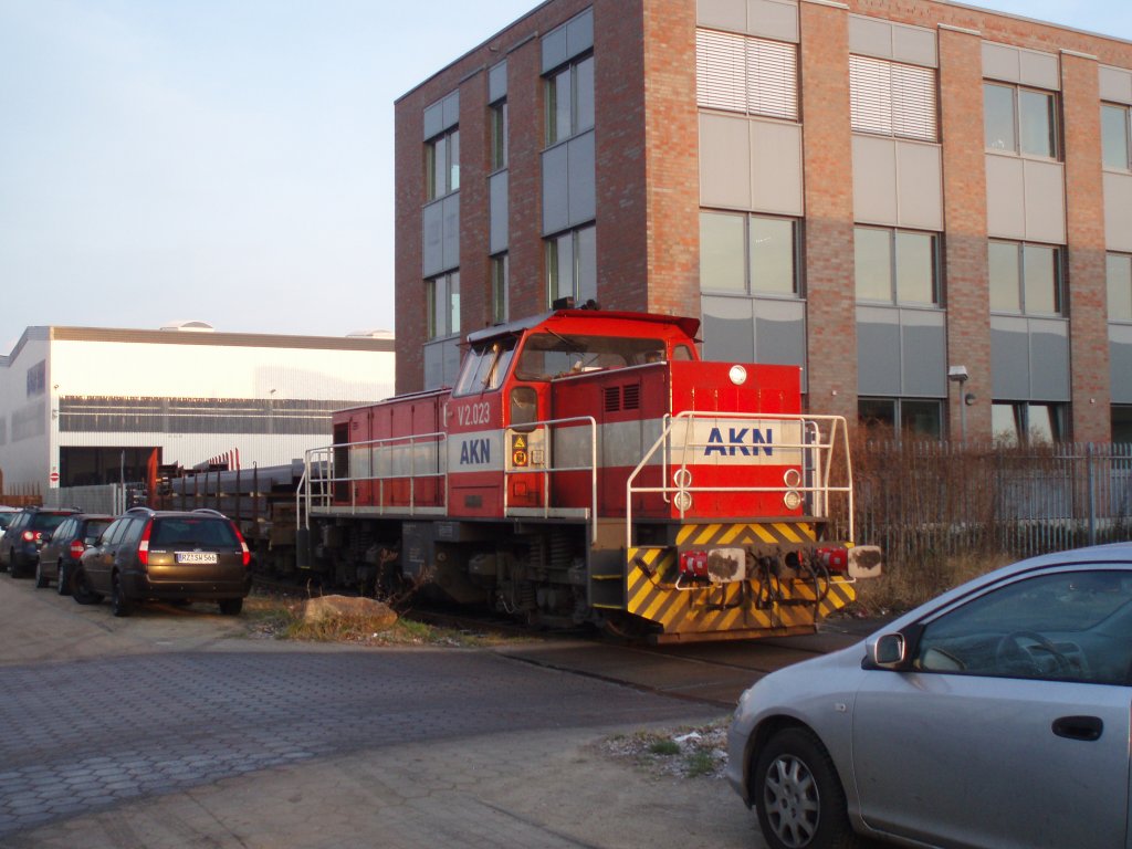 AKN bei der Stahlanlieferung in der Andreas-Meyer-Strae in Hamburg-Billbrook