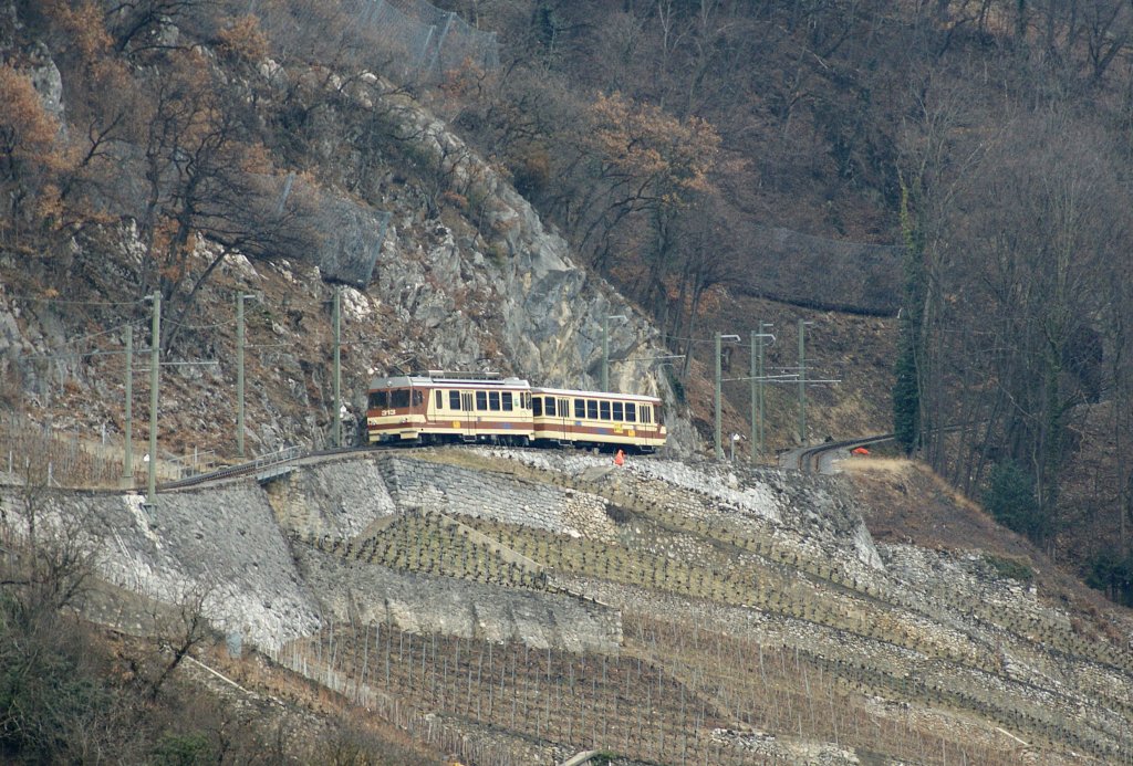 AL Regionalzug 242 auf dem Weg von Aigle nach Leysin.
(24.02.2010)