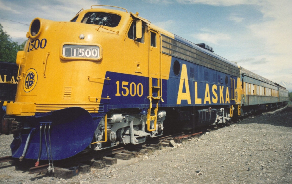 Alaska Railroad 1500 ist ein F7A Diesellok.  Sie steht in dieses 8/9/2004 Foto im Alaska Museum of Transportation and Industry, Wassila Alaska.  
