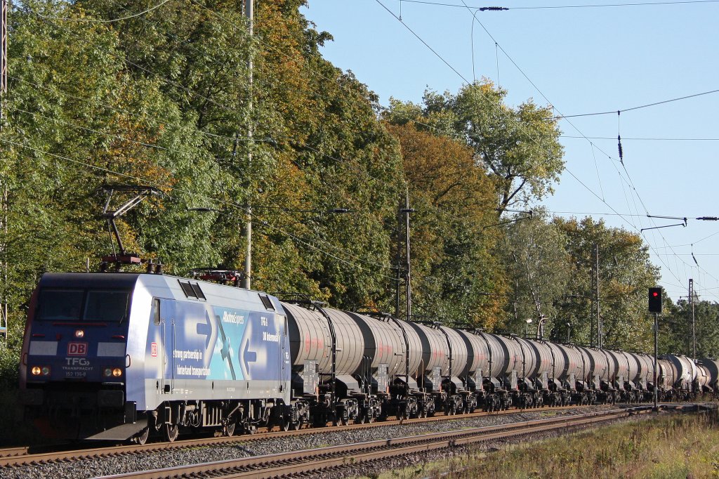 Albatross 152 136 am 30.9.11 mit einem Kesselzug bei der Durchfahrt durch Ratingen-Lintorf.
Gru an den Tf!