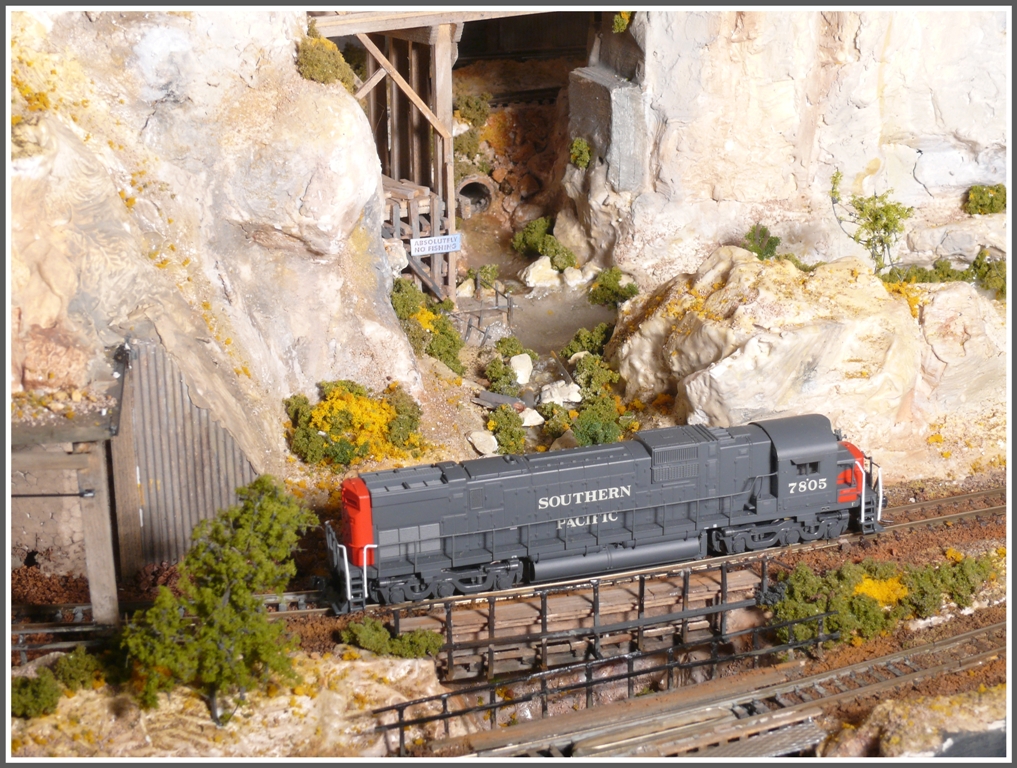 ALCO C-630 Southern Pacific 7805. (29.11.2010)