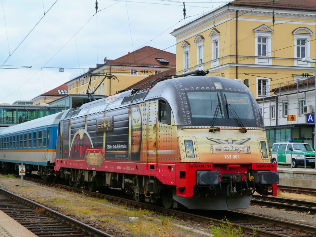 Alex Werbelok 183 001 steht am Nachmittag des 24.05.13 in Regensburg Hbf abgestellt. Sie bernimmt den nchsten Alex nach Mnchen Hbf!