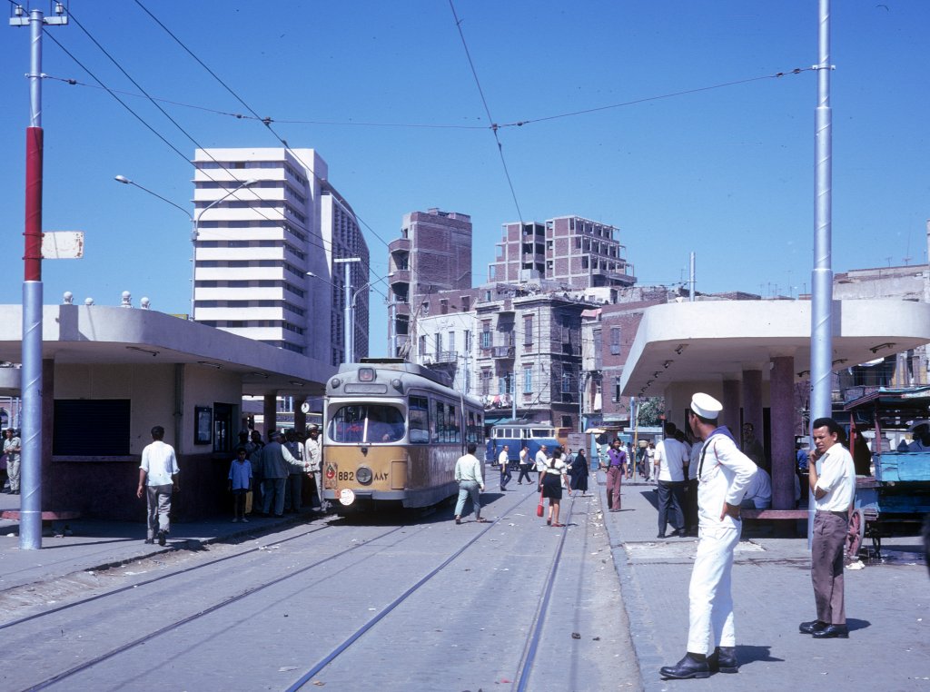 Alexandria SL 4 (Dwag-GT6 882, ex-Kopenhagen 882) Hauptbahnhof am 11. Juni 1974. - Im Hintergrund sieht man undeutlich den Schienenreiniger 409, ex-Kopenhagen R3.