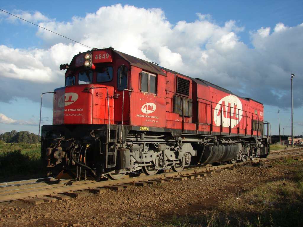 ALL 4649 (GT26C) im Rangierbahnhof Curitiba - 05/06/2008