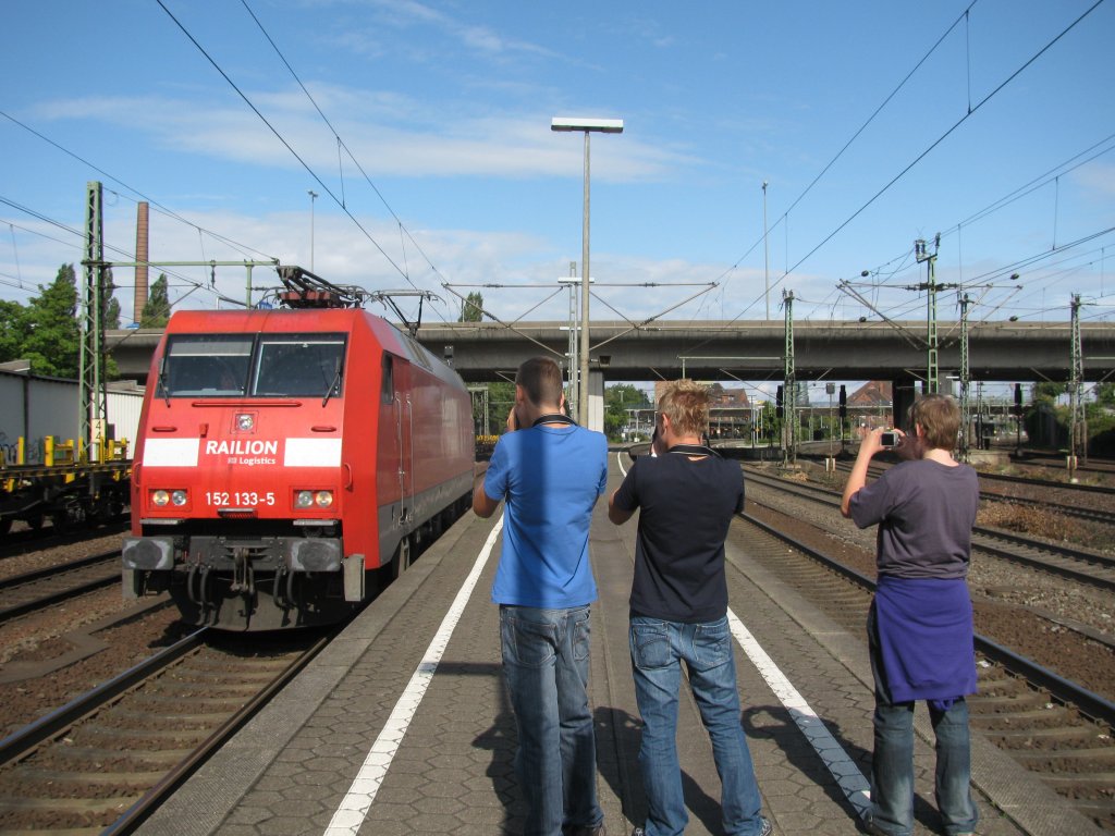 Alle Objektive auf die BR 152 133 gerichtet, Hamburg-Harburg,29.08.2009