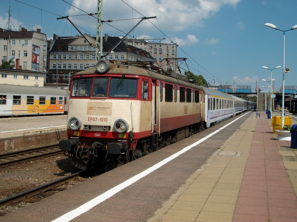 Alle waren am 31.Juli 2010 in Szczecin Glowny eingestiegen,so das EP07-1010 mit ihren Zug los fahren konnte.