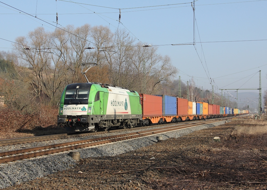 Alles, was mal nach Norden fhrt, kommt meistens auch wieder zurck. So konnte man sich am 16.03.2012 erneut ber 1216 954 mit Containerzug gen Sden freuen. Und diesmal bei bedeutend besserem Wetter. Aufgenommen beim B Eltmannshausen/Oberhone.