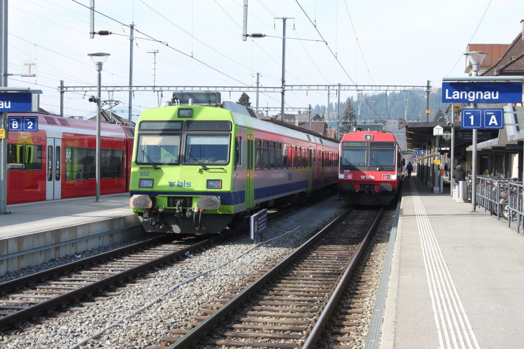 Alltgliches Bild mit den Regionalzgen im Bahnhof Langnau/Be
19.02.11