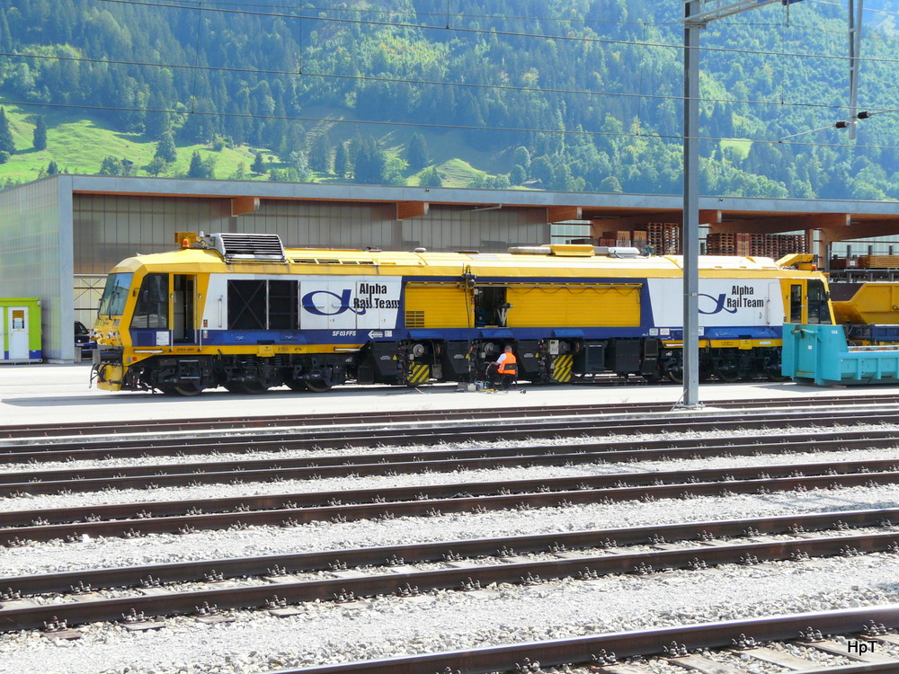 Alpha Rail Team - Schienenfrsmaschine 97 33 07 502 18-5 in Frutigen beim Service am 17.09.2012