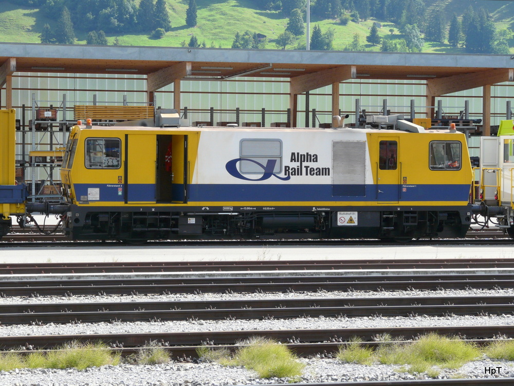 Alpha Rail Team - Unterhaltsmaschine 97 99 02 513 18-3 in Frutigen beim Service am 17.09.2012