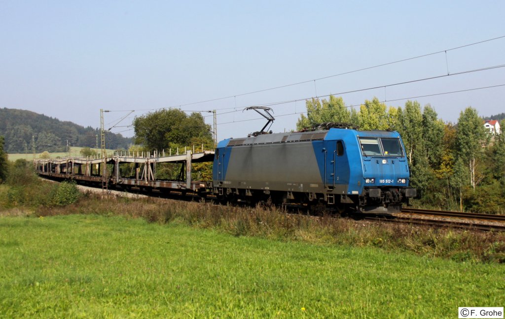 Alpha Trains 185 512-1 mit Ganzzug Richtung Regensburg, KBS 880 Nrnberg - Passau, fotografiert bei Mausheim am 28.09.2011
