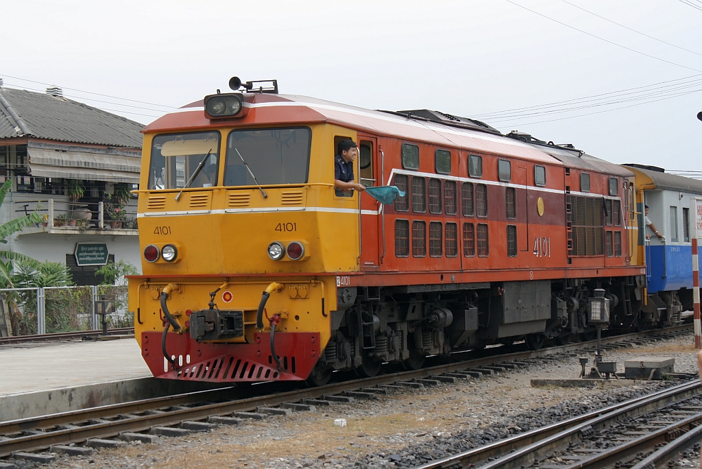 ALS 4101 (Co'Co', de, Alsthom, Bj.1974) am 26.Mrz 2010 im Bf. Ayutthaya.