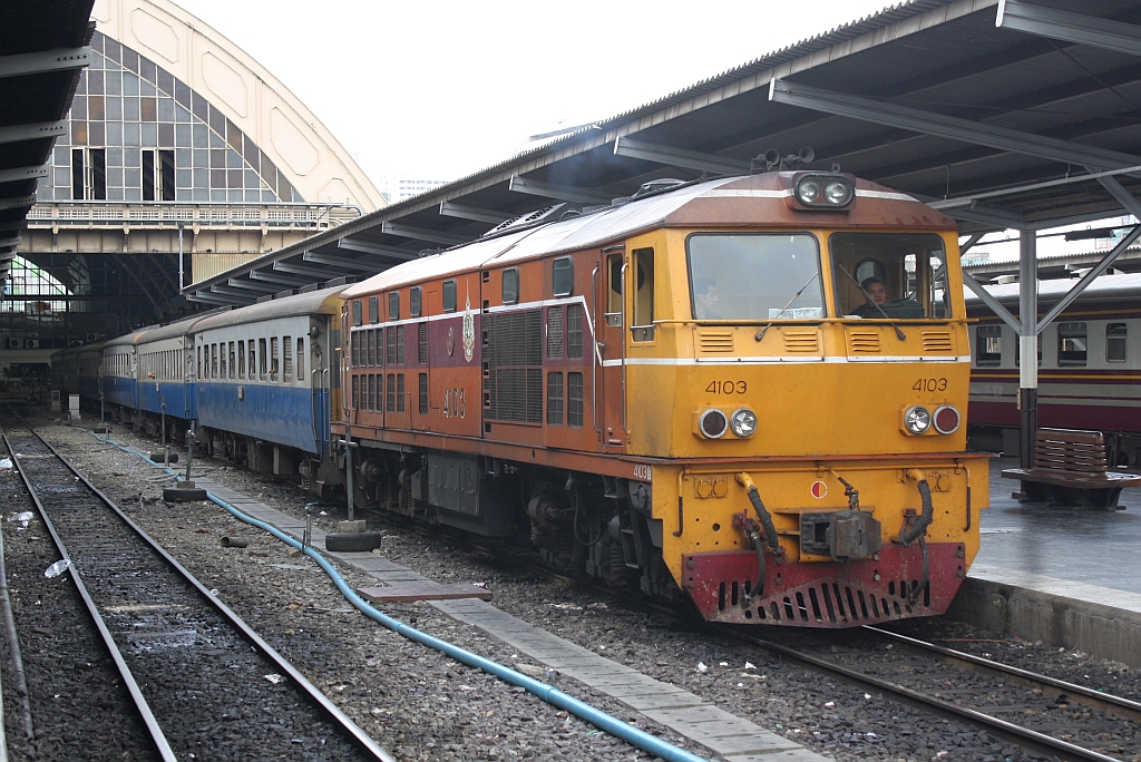 ALS 4103 (Co'Co', de, Alsthom, Bj.1974) am 06.Juni 2012 im Bf. Hua Lamphong.