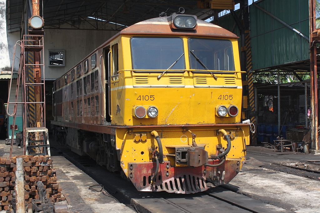 ALS 4105 (Co'Co', de, Alsthom, Bj.1974) am 26.Oktober 2011 im Depot Uttaradit.