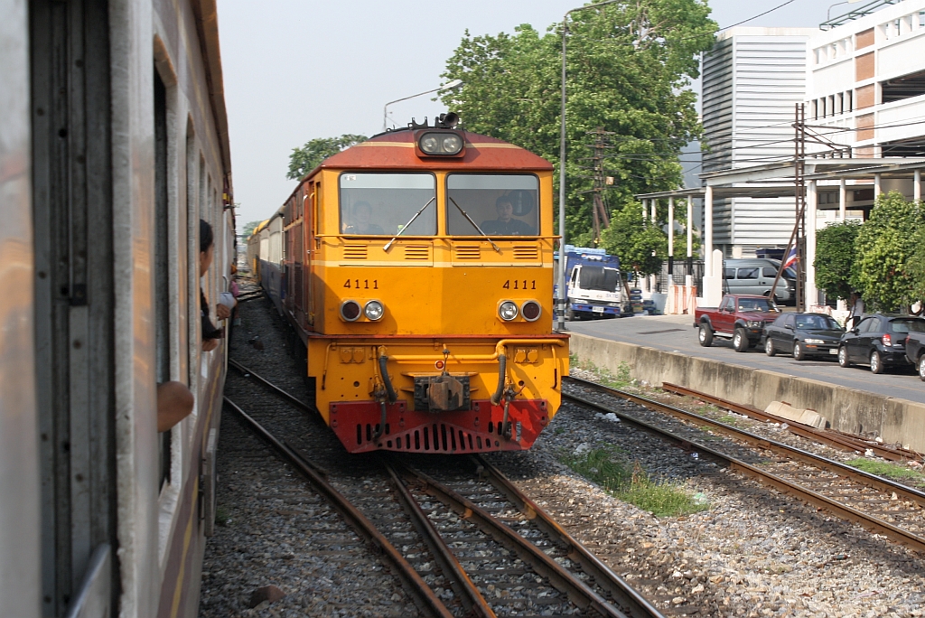 ALS 4111 (Co'Co', de, Alsthom, Bj.1974/75) am  14.M�rz 2011 in der Hst. Rama Thibodi Hospital.