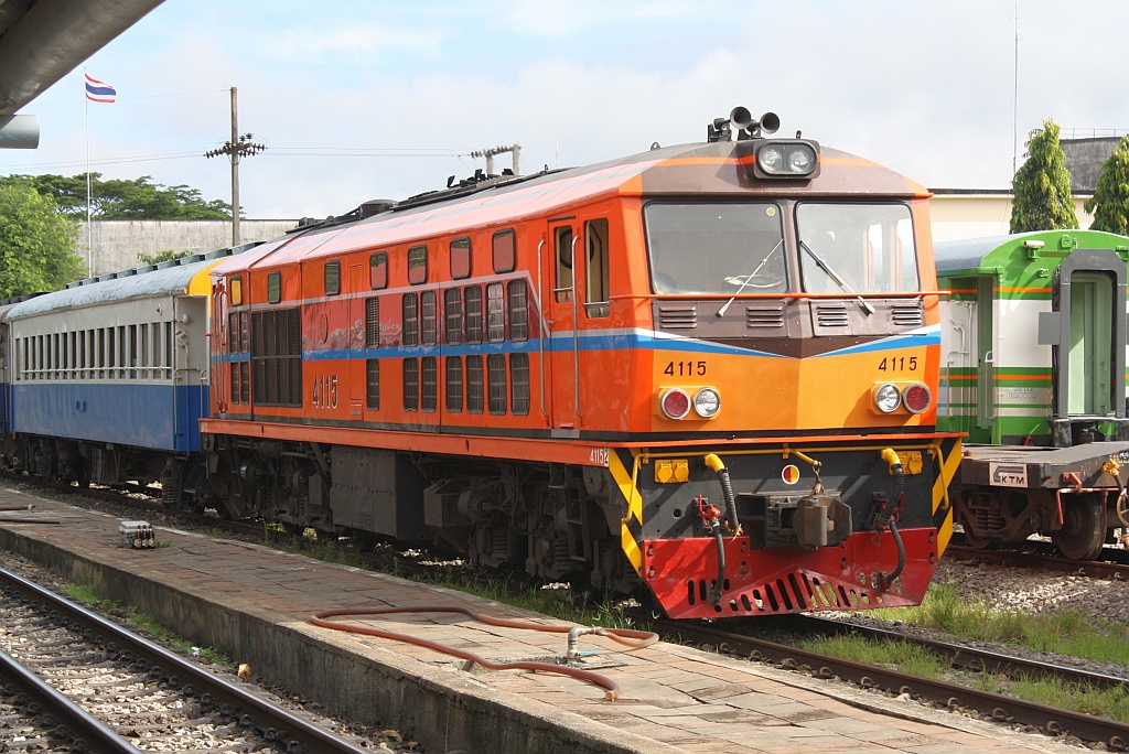 ALS 4115 (Co'Co', de, Alsthom, Bj.1974/75) am 25.August 2011 im Bf. Thung Song Junction.