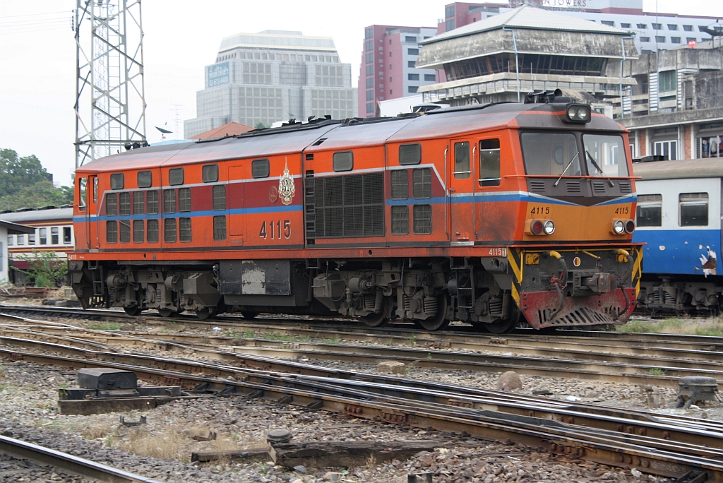 ALS 4115 (Co'Co', de, Alsthom, Bj.1974) am 16.November 2012 im Bf. Hua Lamphong.