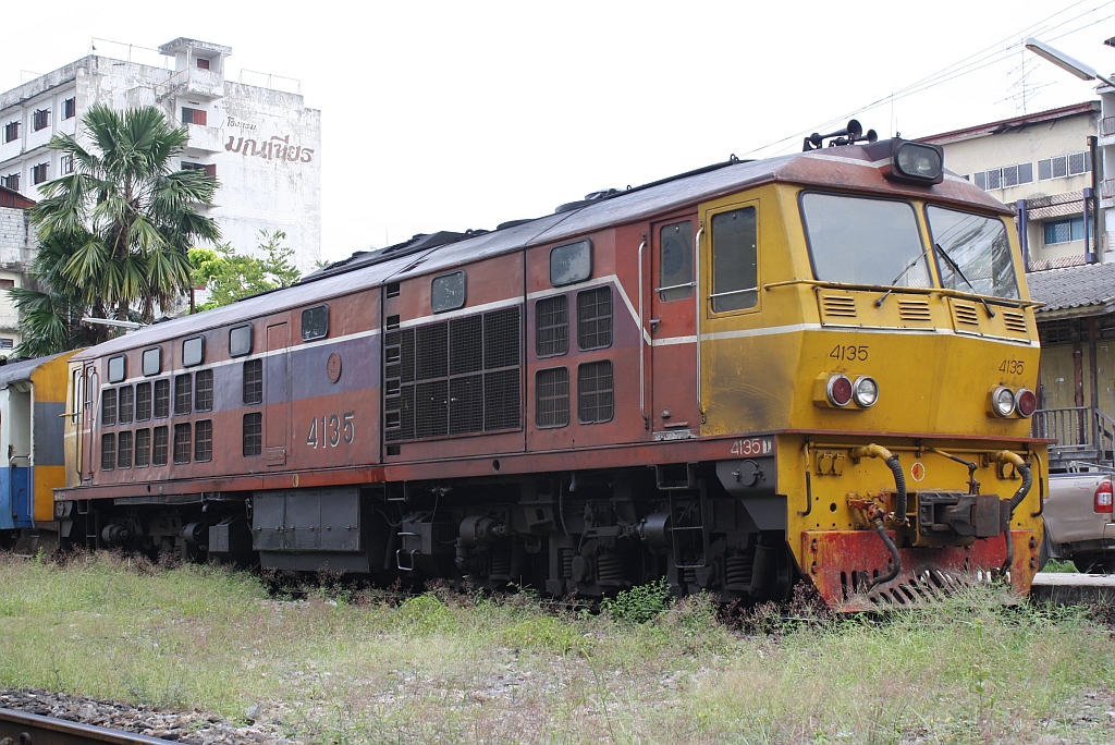 ALS 4135 (Co'Co', de, Alsthom, Bj.1974/75) am 26.Oktober 2010 im Bf. Nakhon Si Thammarat.


