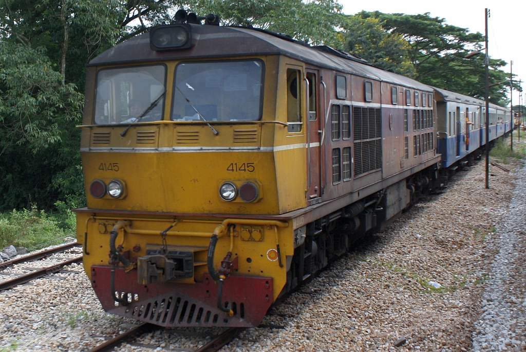ALS 4145 (Co'Co', de, Alsthom, Bj.1974/75) am 27.Oktober 2010 im Bf. Laem Tanot.